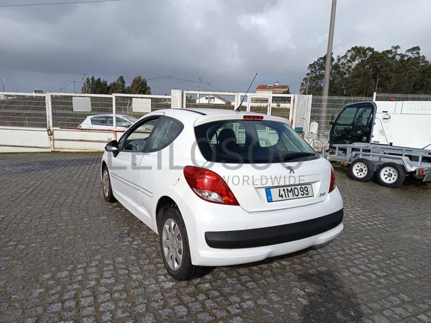 Peugeot 207 · Ano 2011