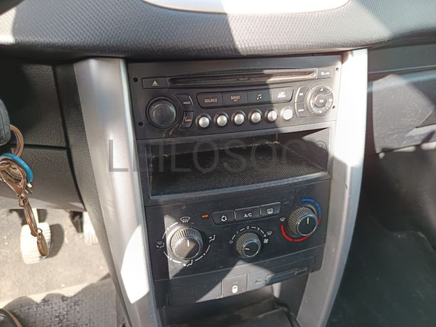 Peugeot 207 · Ano 2011