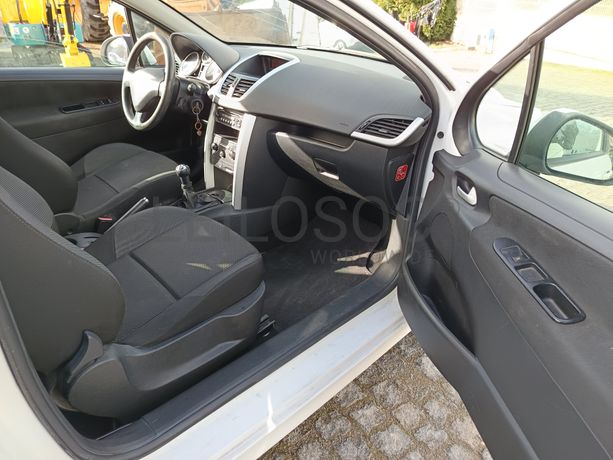 Peugeot 207 · Ano 2011
