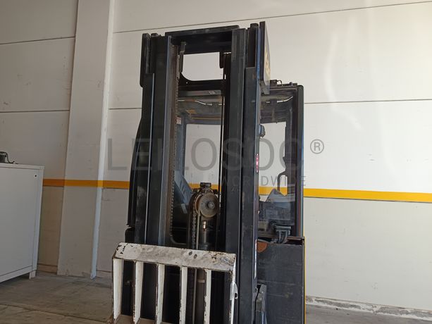 Empilhador Retrátil Yale · Ano 2017