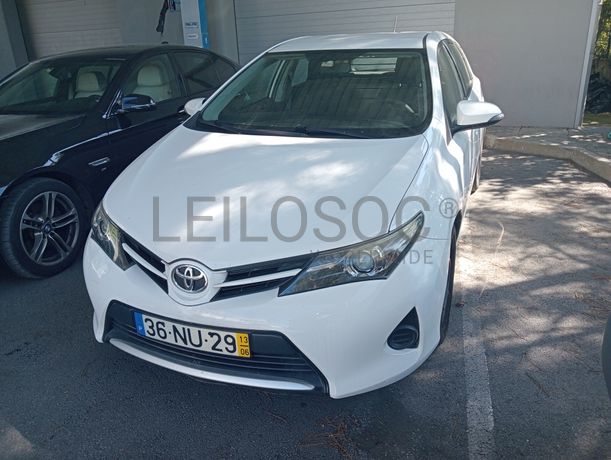 Toyota Auris · Ano 2013