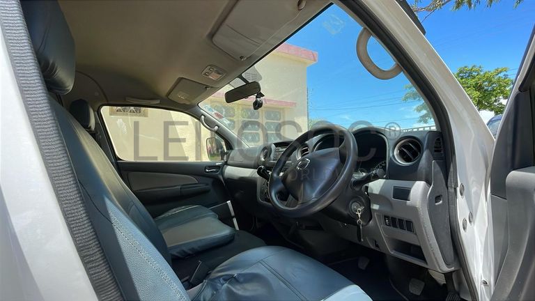 Nissan Urvan 2,71m - 2015