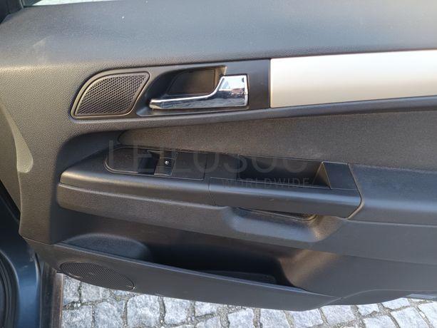 Opel Zafira · Ano 2009