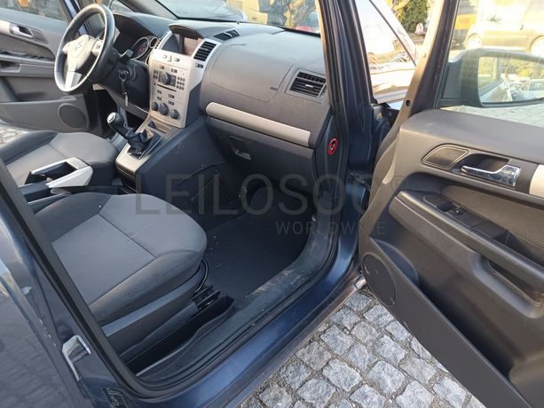 Opel Zafira · Ano 2009