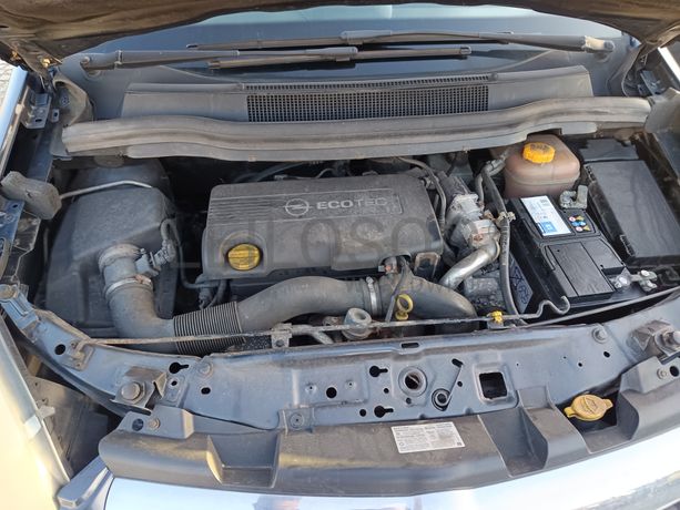 Opel Zafira · Ano 2009