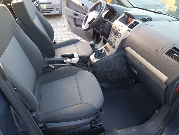 Opel Zafira · Ano 2009
