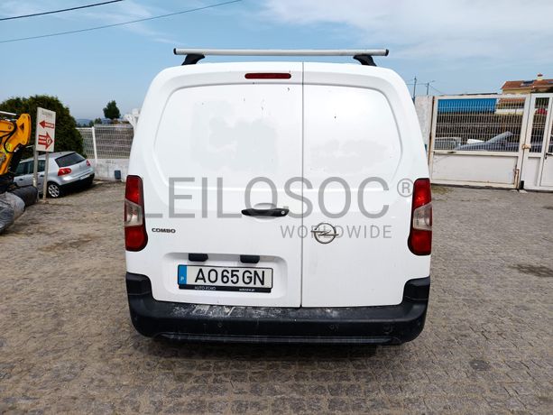 Opel Combo 1.5 CDTI · Ano 2022