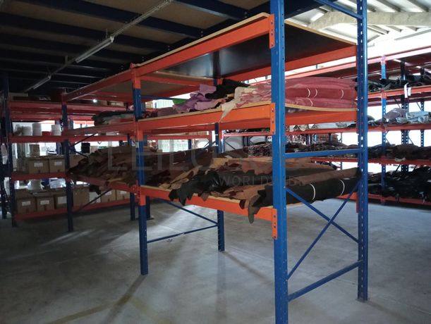 Estantes Industriais · Stock