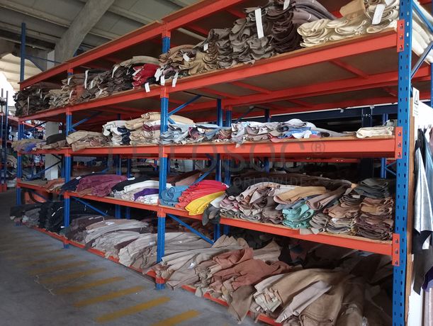 Estantes Industriais · Stock