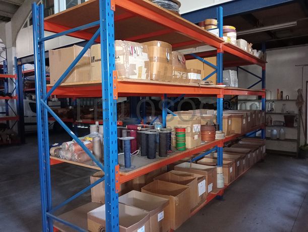 Estantes Industriais · Stock