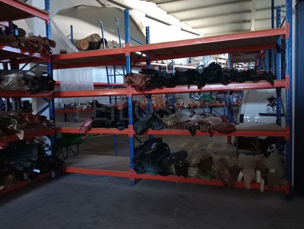 Estantes Industriais · Stock