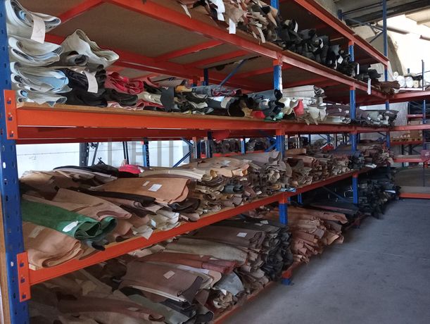 Estantes Industriais · Stock