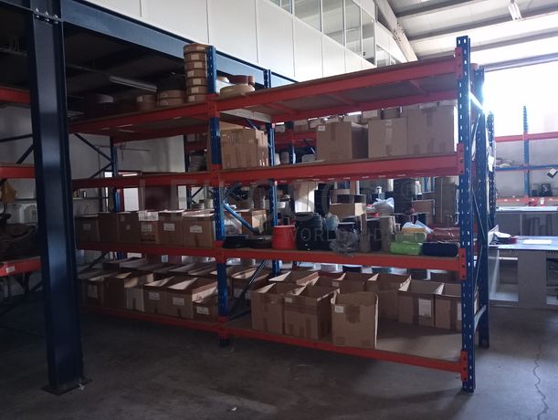 Estantes Industriais · Stock