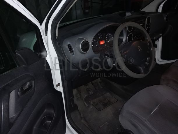 Peugeot Partner · Ano 2014