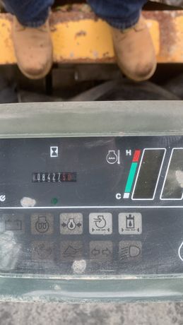 Mini Pá Carregadora Komatsu · Ano 2010