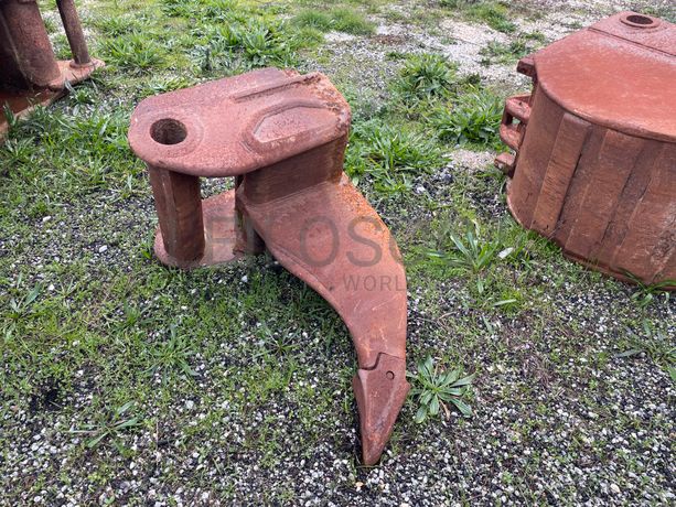 Giratória de Rastos Hitachi · Ano 2008