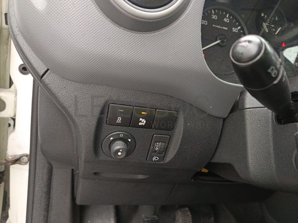 Peugeot Partner · Ano 2016