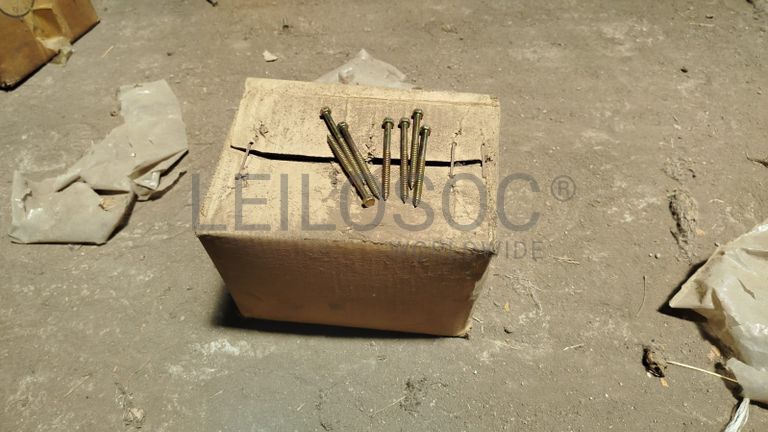 Caixa de 16kg de Parafusos (14x80)