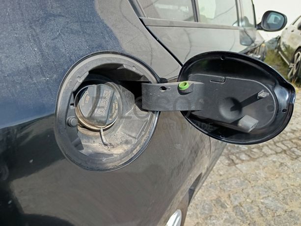 BMW 118d · Ano 2011