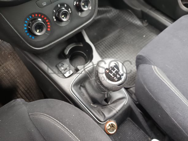 Fiat Punto · Ano 2013