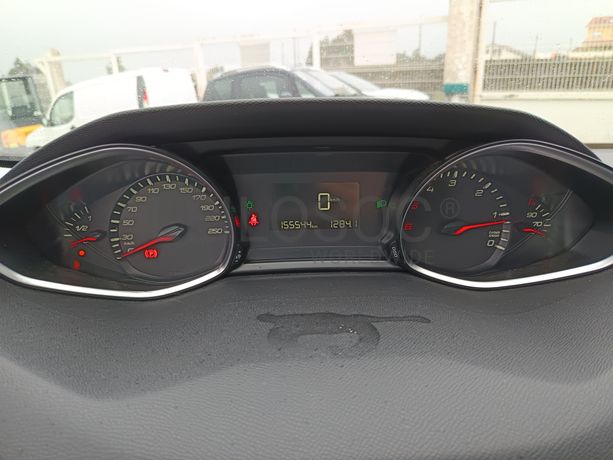 Peugeot 308 1.6 BlueHDi · Ano 2017