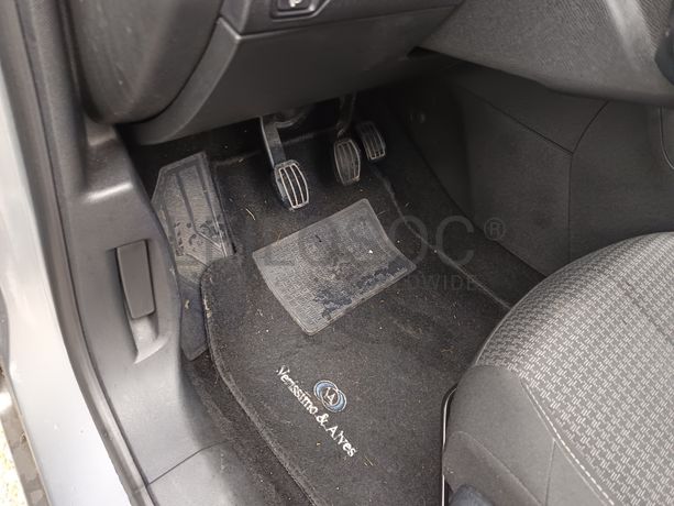 Peugeot 308 1.6 BlueHDi · Ano 2017