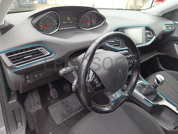 Peugeot 308 1.6 BlueHDi · Ano 2017