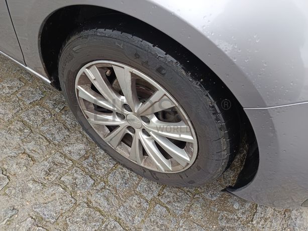 Peugeot 308 1.6 BlueHDi · Ano 2017