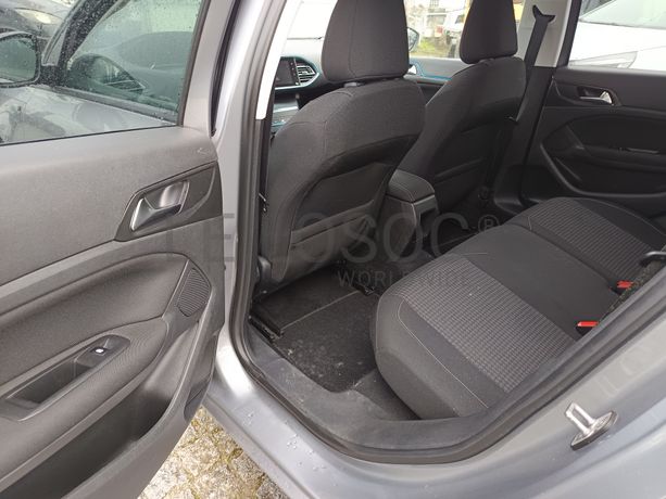 Peugeot 308 1.6 BlueHDi · Ano 2017