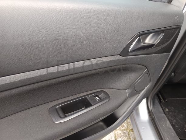 Peugeot 308 1.6 BlueHDi · Ano 2017