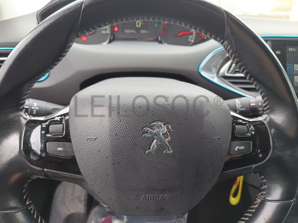 Peugeot 308 1.6 BlueHDi · Ano 2017