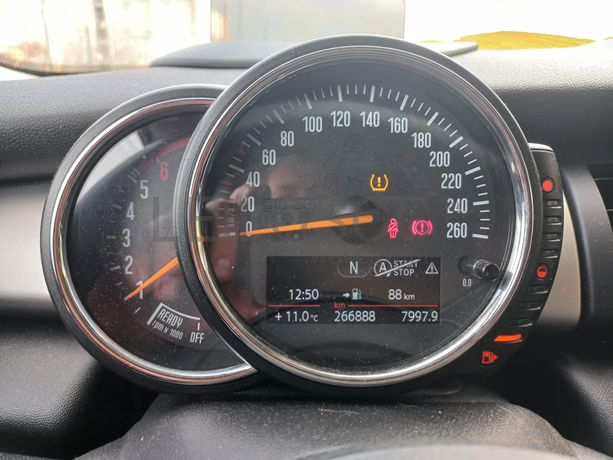 Mini Cooper D · Ano 2015