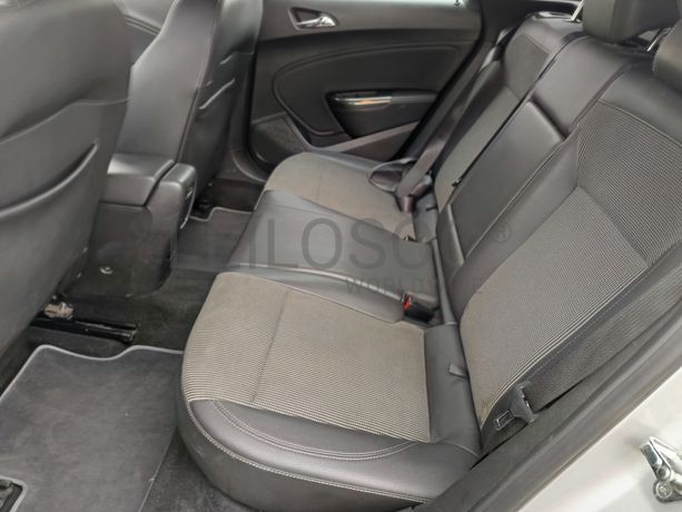 Opel Astra · Ano 2011