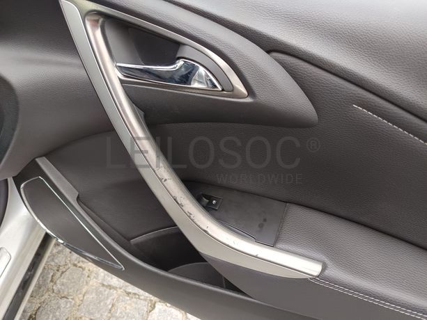 Opel Astra · Ano 2011