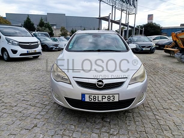 Opel Astra · Ano 2011
