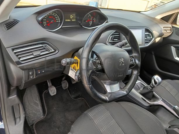 Peugeot 308 · Ano 2015