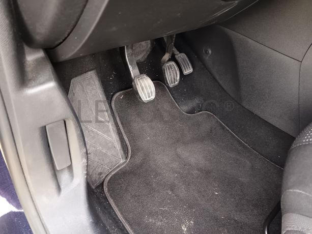 Peugeot 308 · Ano 2015