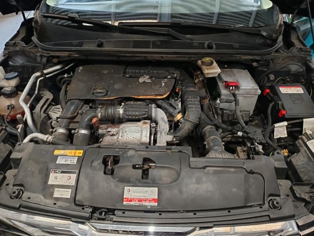 Peugeot 308 · Ano 2015