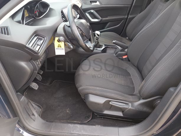 Peugeot 308 · Ano 2015
