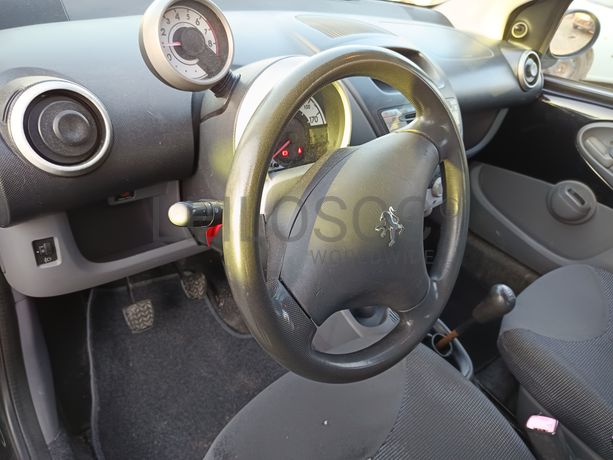 Peugeot 107 · Ano 2008