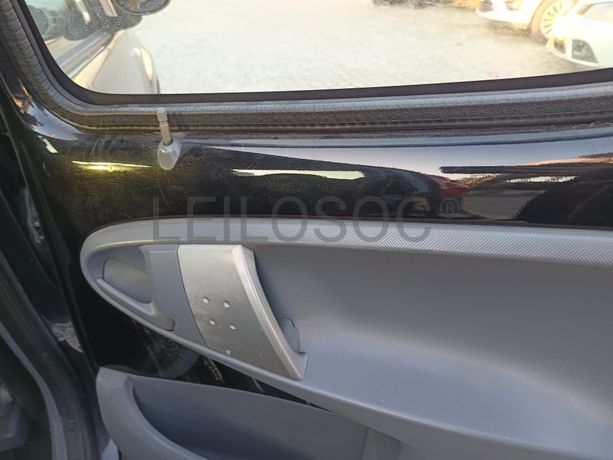 Peugeot 107 · Ano 2008