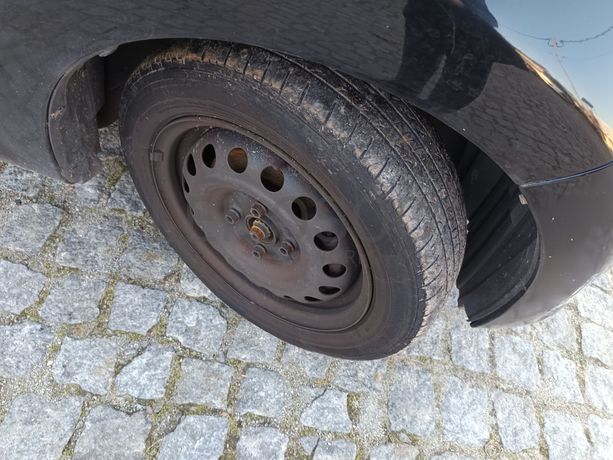 Peugeot 107 · Ano 2008