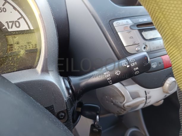 Peugeot 107 · Ano 2008