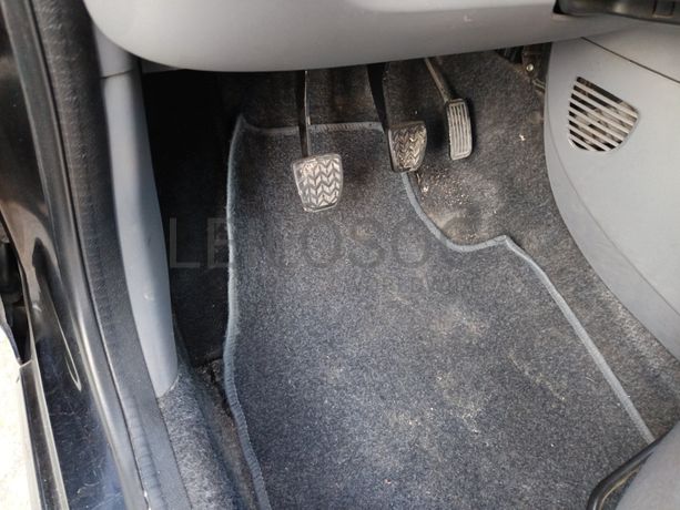 Peugeot 107 · Ano 2008