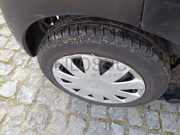 Peugeot 107 · Ano 2008