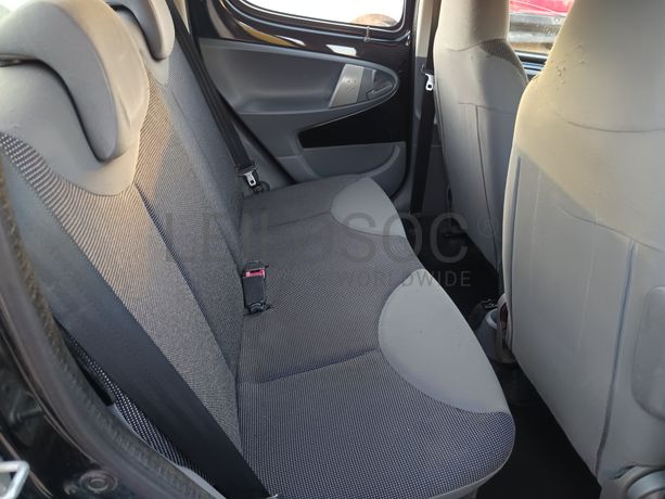 Peugeot 107 · Ano 2008