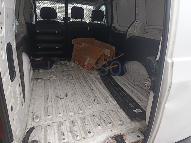 Peugeot Partner · Ano 2016