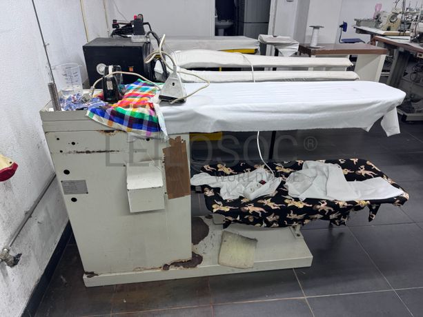 Mesa de Passar a Ferro · Bico de Pato