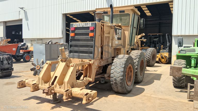 Motoniveladora 15 T CATERPILLAR 140 H