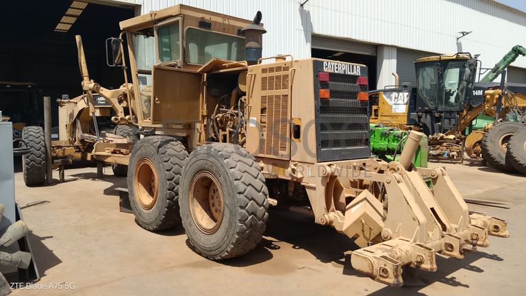 Motoniveladora 15 T CATERPILLAR 140 H